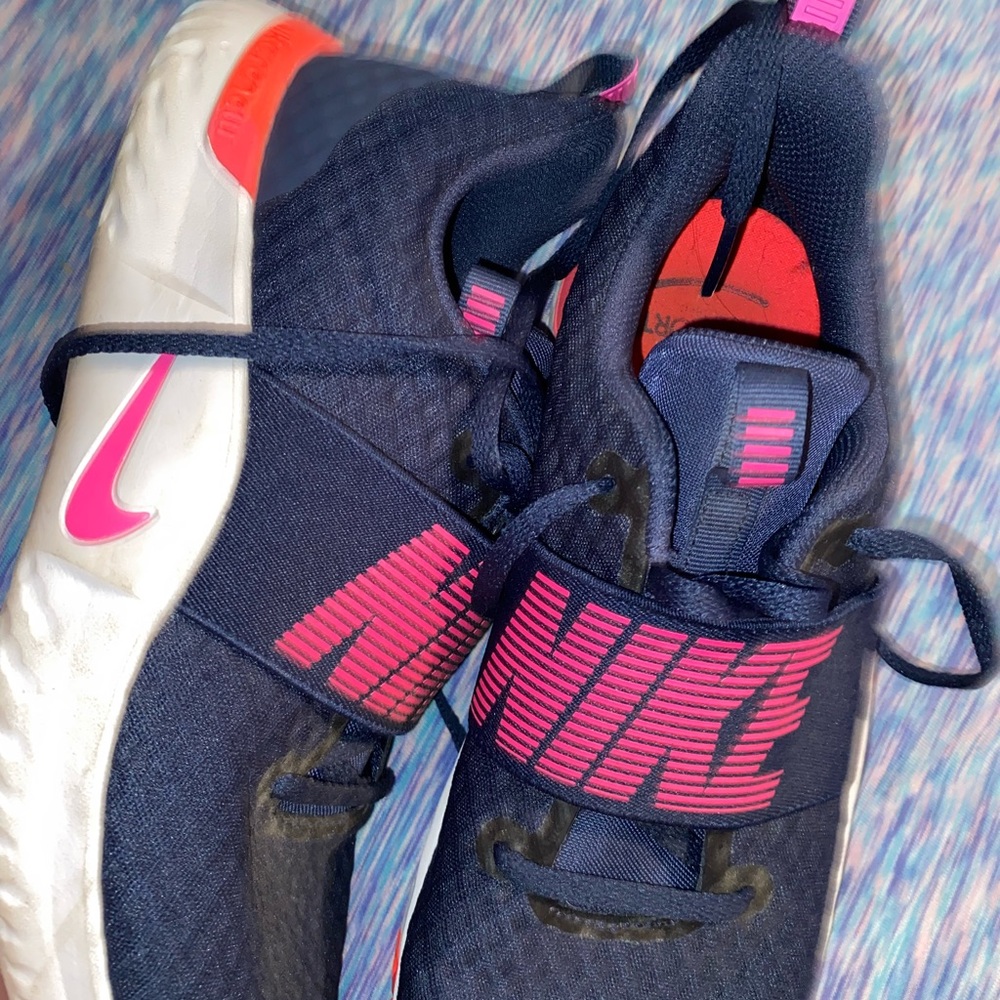 NIKE shoes
